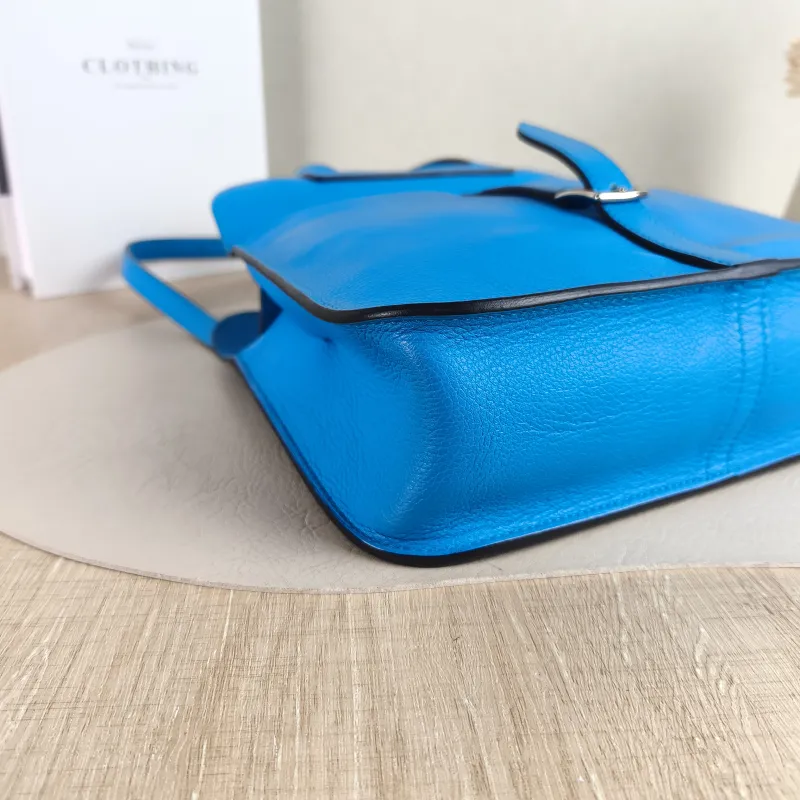 Hermès Shoulder Bag Halzan 25 Evercolor Calfskin Small 25 × 8 × 17 cm B — detail view 3 of 12