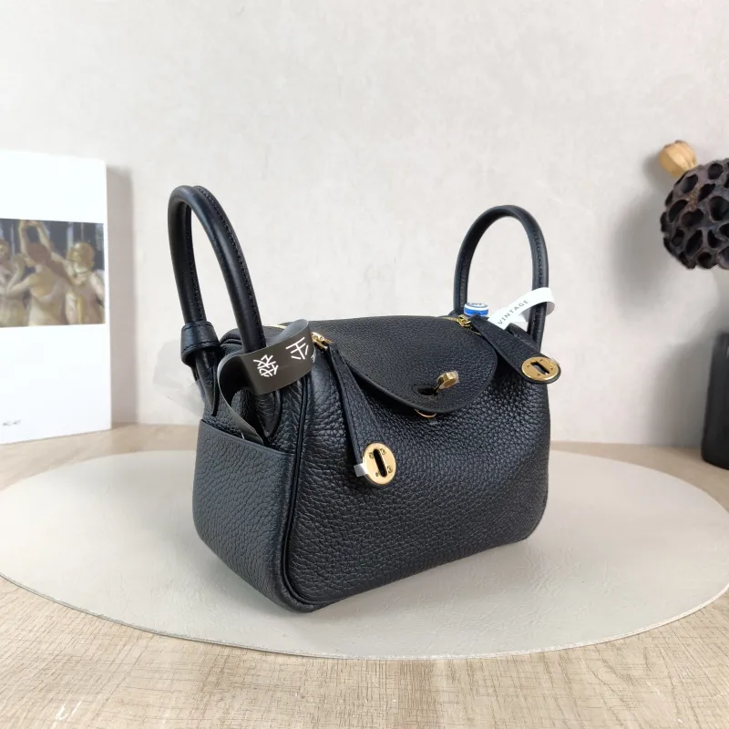 Hermès Shoulder Bag Lindy Mini 19 Black Taurillon Clemence TC Calfskin Mini 19 × 9 × 13 cm G — cover view 6 of 6