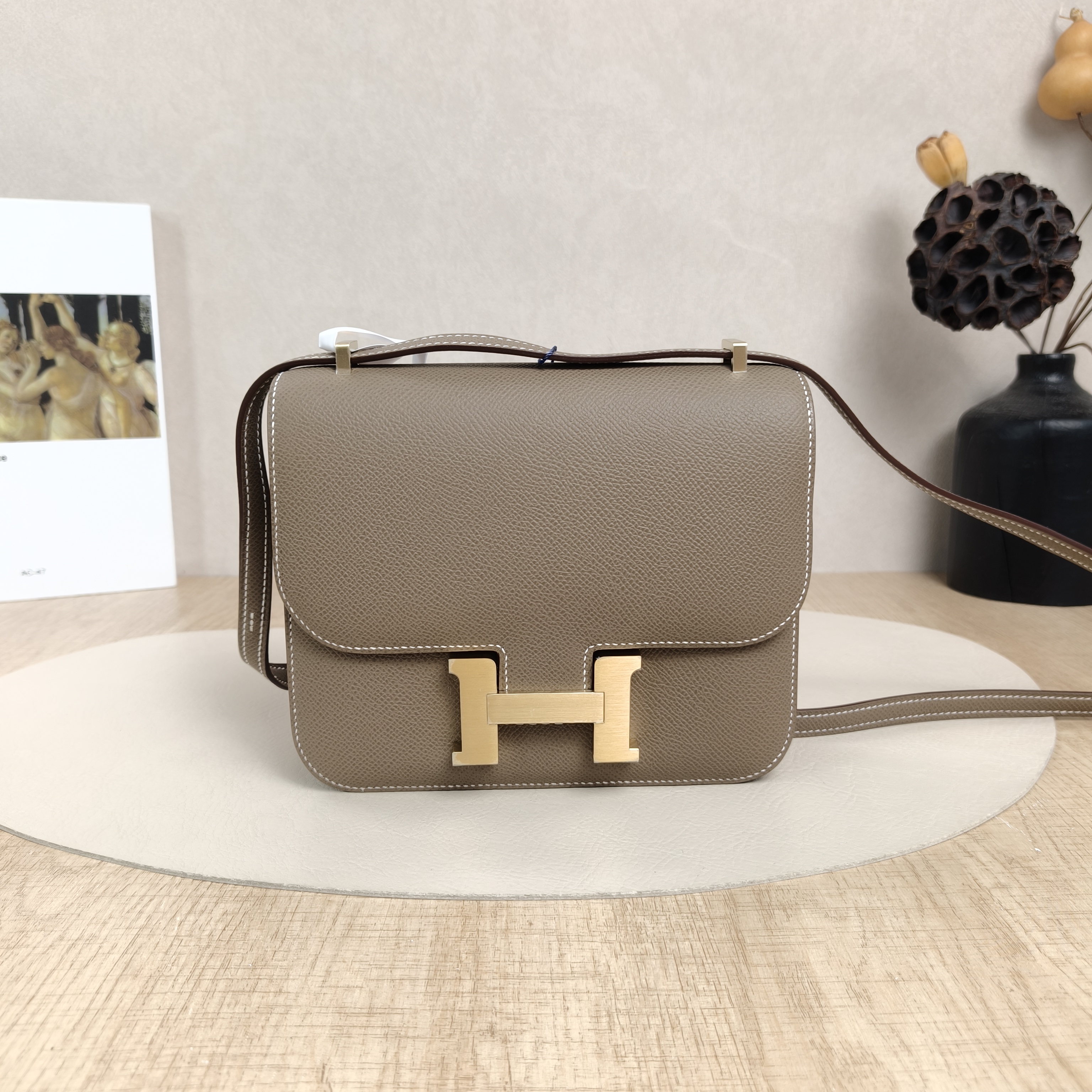 Hermès Crossbody Bag Constance 19 Gold-Tone Hardware Epsom Embossed Calfskin Mini 18 × 4 × 15 cm