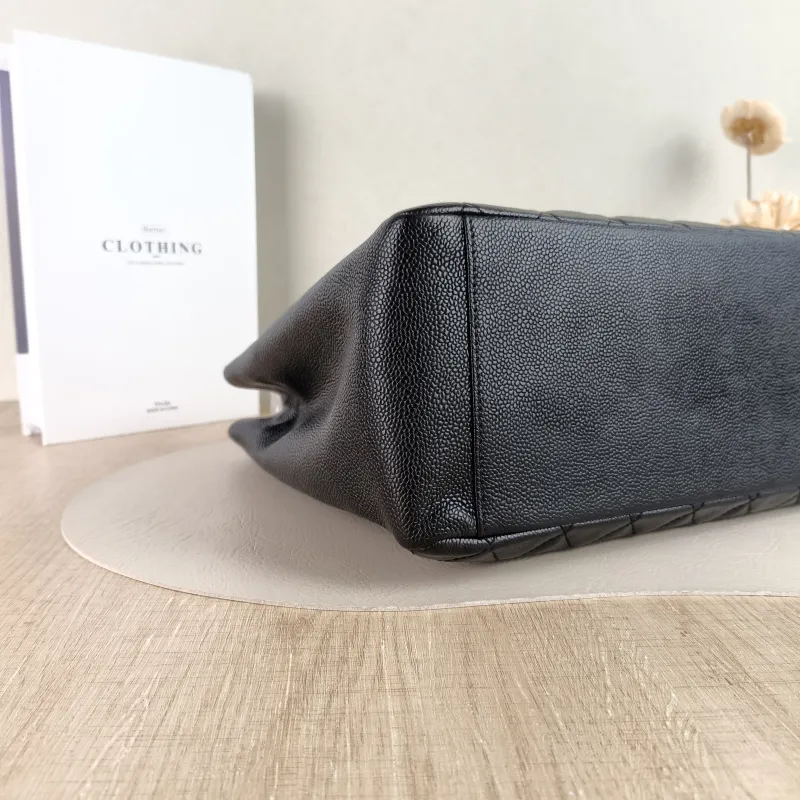 Chanel Shoulder Bag Grand Shopping Tote​ GST Shopping Tote Black Grained Calfskin Large 33 × 13 × 24 cm 15 — detail view 11 of 12