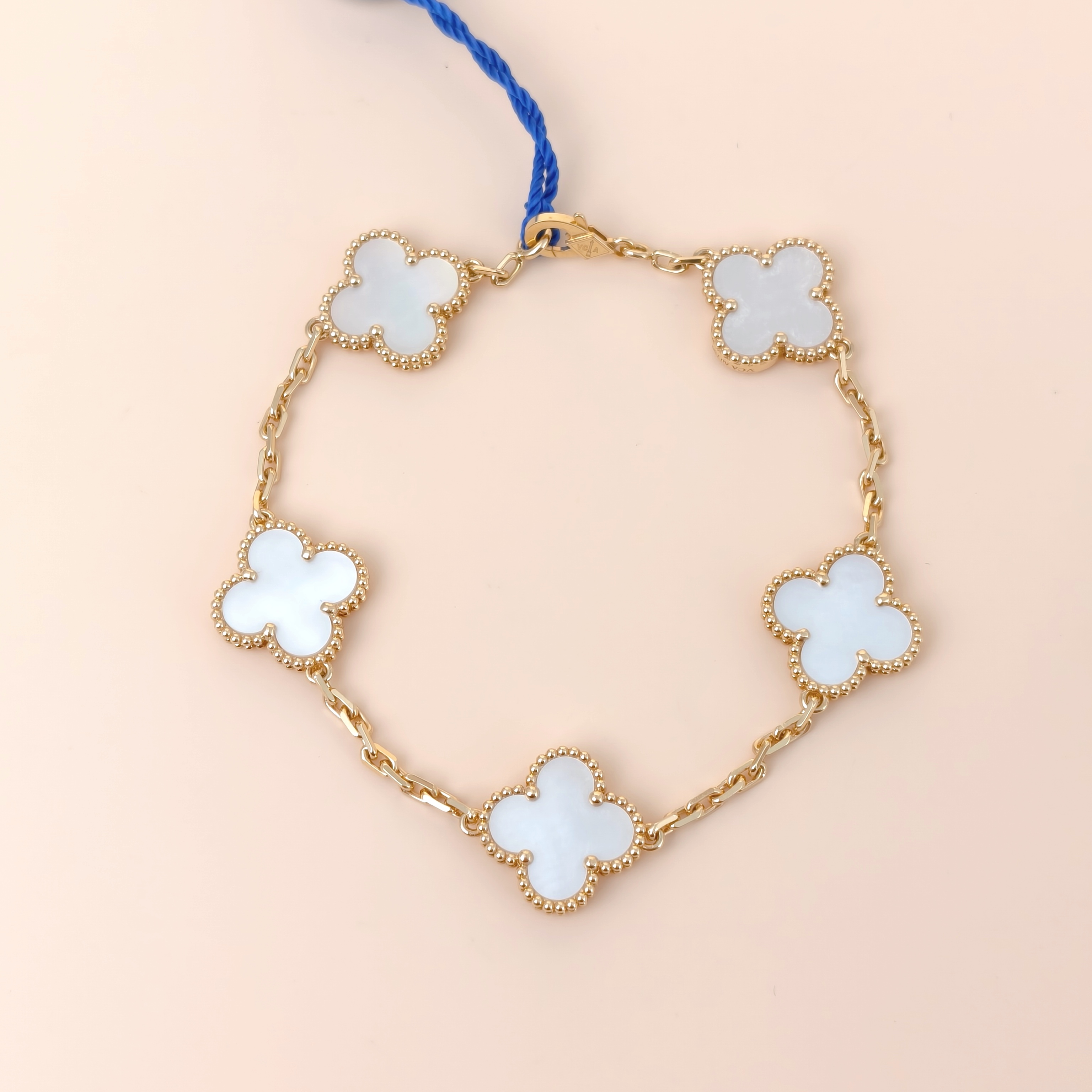 Van Cleef & Arpels Bracelet Alhambra Alhambra Collection Five-Motif Bracelet Pearl · White Mother-of-Pearl18KY ellow Gold Vintage Small19cm