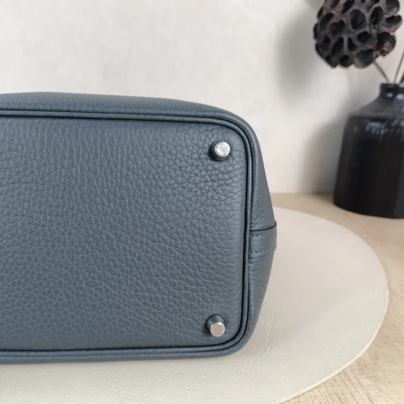 Hermès Top Handle Bag Picotin Lock 18 18 TC Calfskin Small 18 × 13 × 18 cm W — detail view 1 of 10