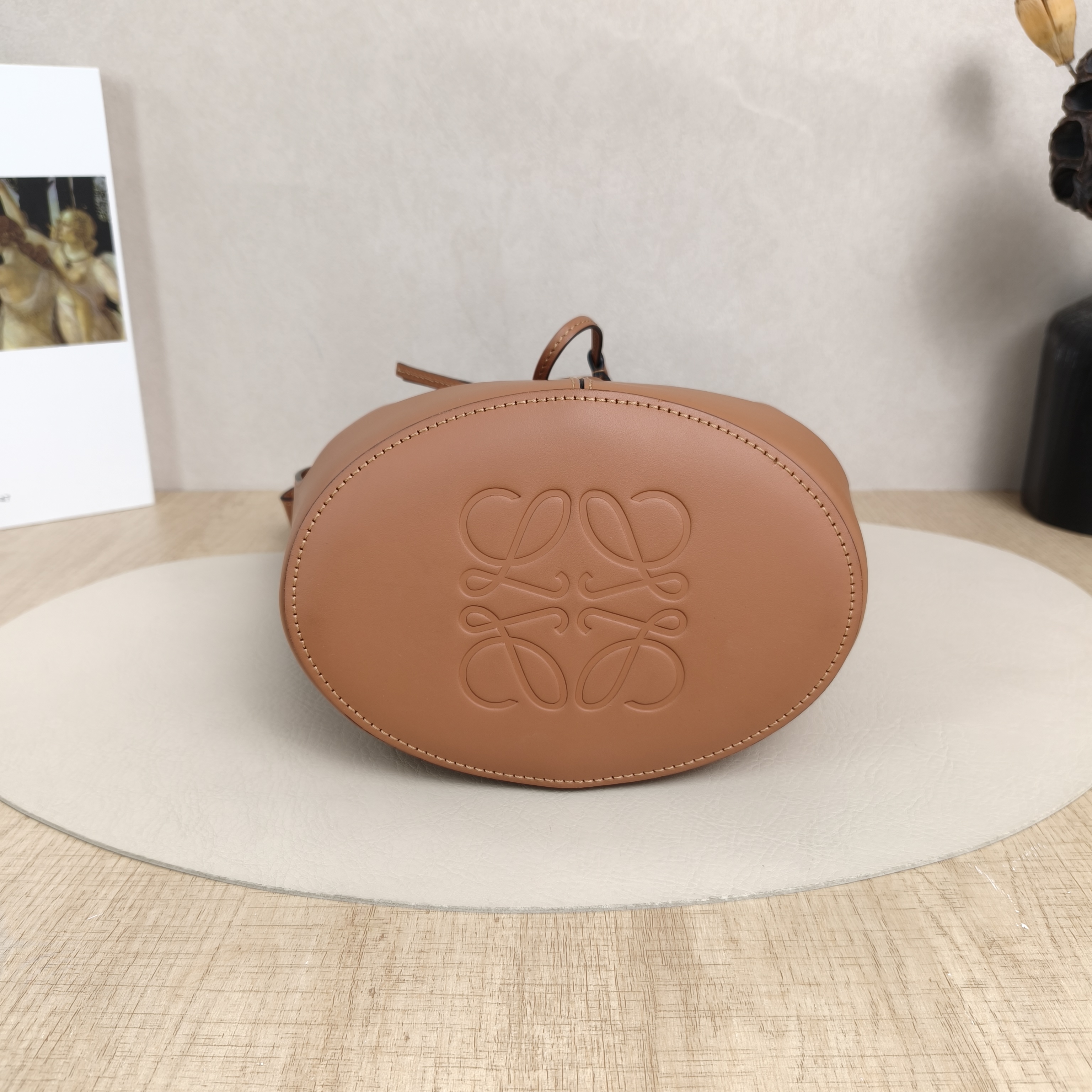 LOEWE Crossbody Bag Balloon Bucket Bag Brown Calfskin Small18 × 13.5 × 25 cm — cover view 4 of 5