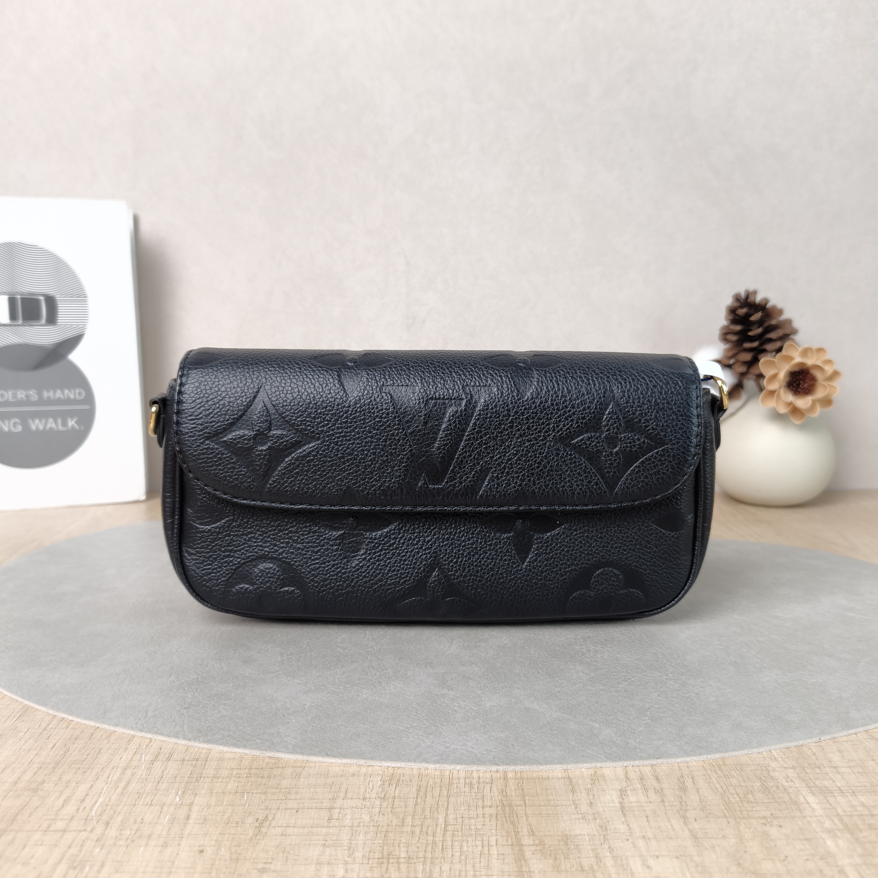 Louis Vuitton Crossbody Bag IVY Black Empreinte Embossed Calfskin Monogram Small23.5 × 4.3 × 12 cm