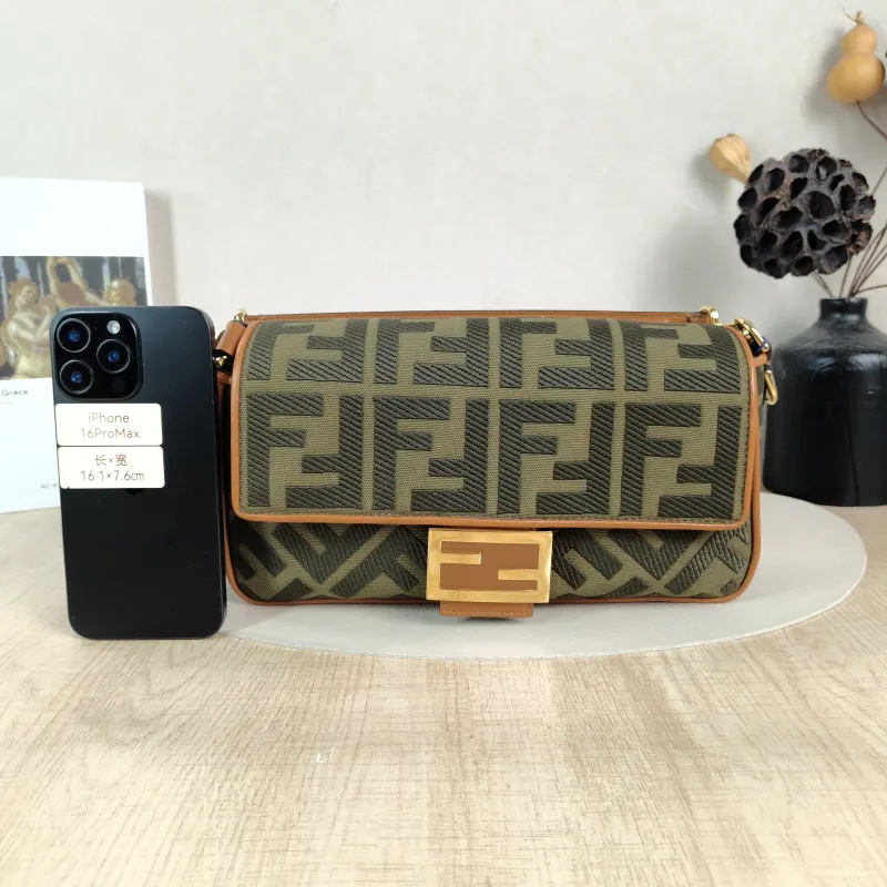 FENDI Crossbody Bag Baguette Baguette Bag Green Canvas Medium27 × 6 × 15 cm — cover view 5 of 6