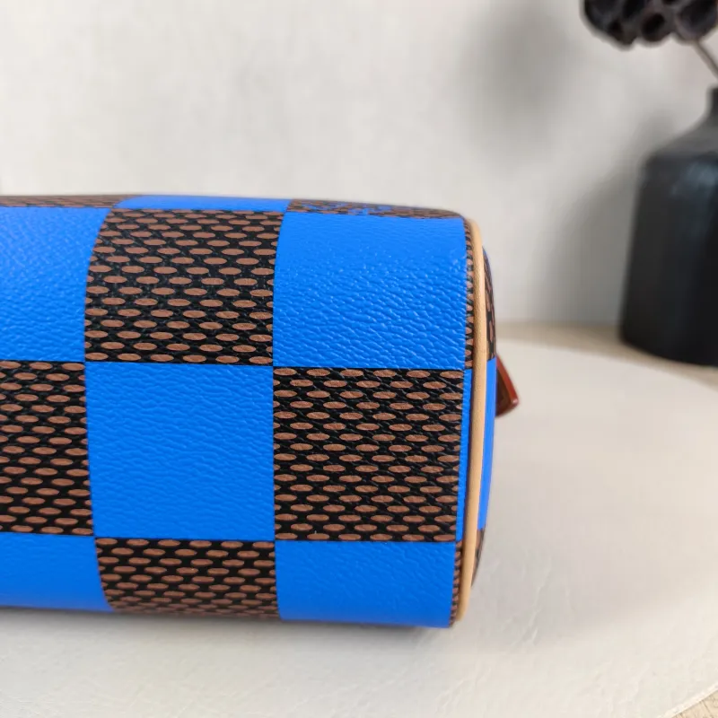 Louis Vuitton Crossbody Bag Speedy 18 PVC 18 × 10 × 12 cm — detail view 10 of 12