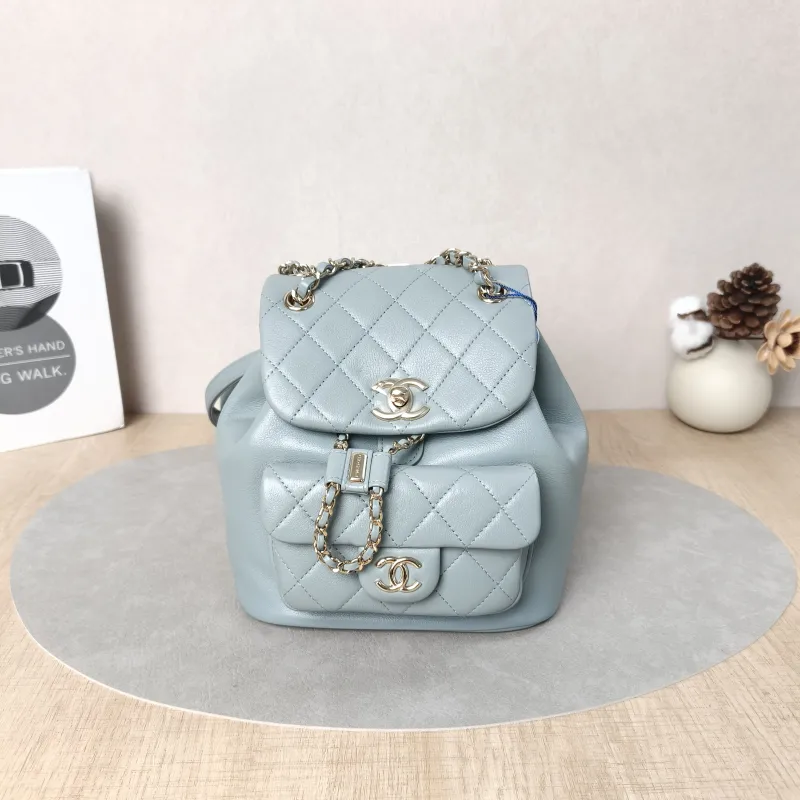 Chanel Backpack Duma Green Calfskin Small18 × 12 × 18.5 cm