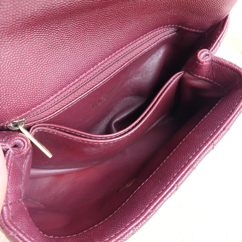 Chanel Crossbody Bag Coco Handle​Burgundy Calfskin Small24 × 10 × 14 cm — detail view 4 of 11