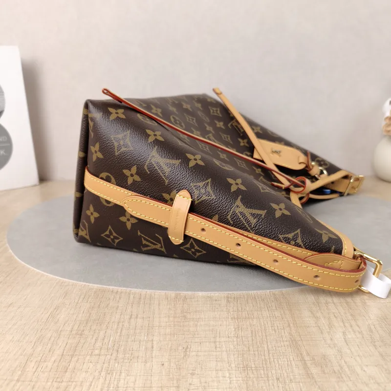 Louis Vuitton Crossbody Bag Carryall Monogram PVC Small29 × 12 × 24 cm — detail view 5 of 13