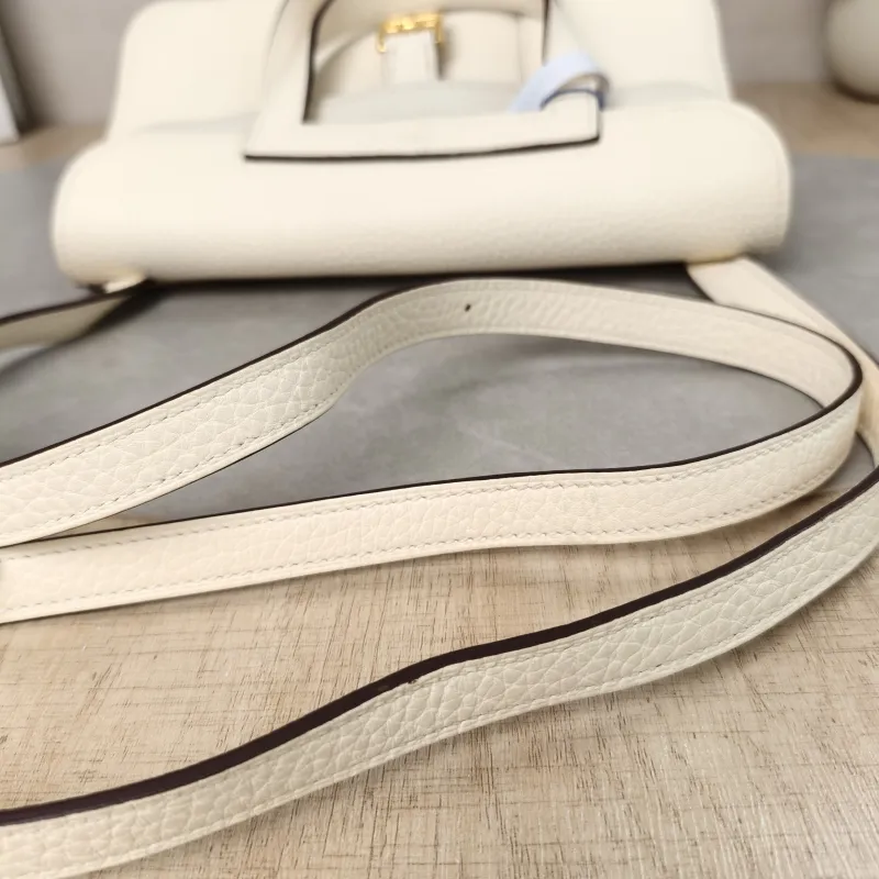 Hermès Shoulder Bag Halzan 25I2 Taurillon Clemence TC Calfskin Small25 × 8 × 17 cm — detail view 6 of 17
