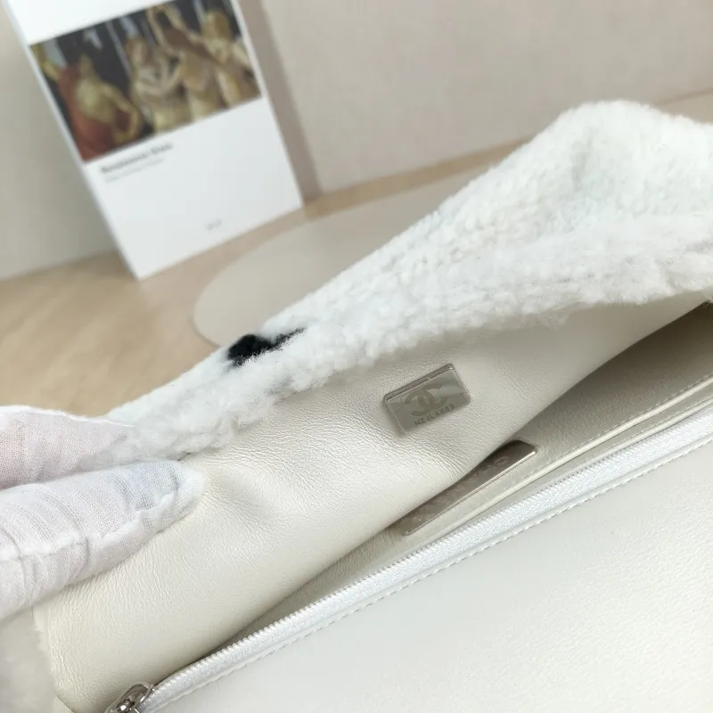 Chanel Shoulder Bag Editioncf Wool One Size 27 × 7 × 16.5 cm — detail view 2 of 13