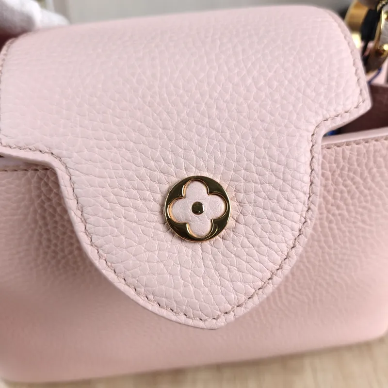 Louis Vuitton Top Handle Bag Capucines Pink Calfskin BB 27 × 9 × 17.5 cm — detail view 1 of 12