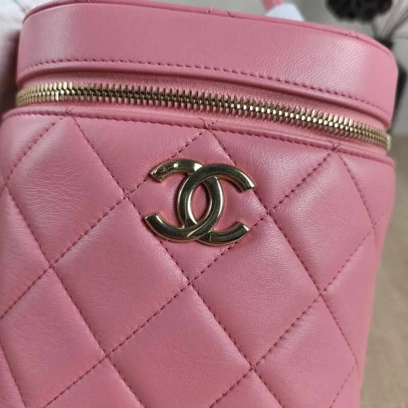 Chanel Crossbody Bag Trendy cc Crossbody Bag Pink Lambskin One Size15.5 × 12 × 16 cm — detail view 12 of 12