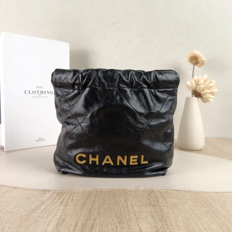 Chanel Shoulder Bag22Bag Black CC alfskinmini20 × 6 × 19 cm