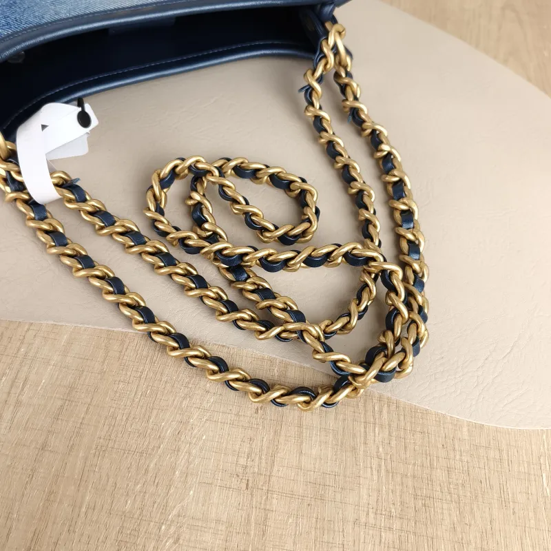 Chanel Crossbody Bag Hobo Blue One Size 22 × 6 × 24 cm — detail view 2 of 13