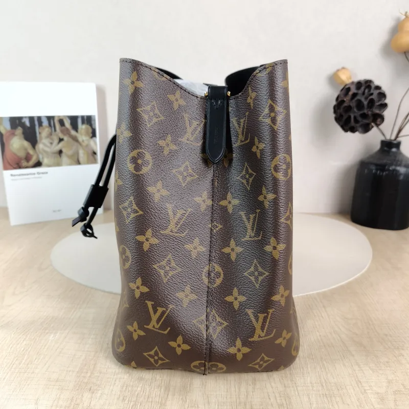 Louis Vuitton Shoulder Bag NÉONOÉ Bucket Bag Black PVC Medium 26 × 17.5 × 26 cm — detail view 9 of 9