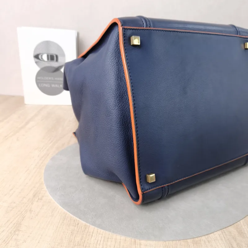 CELINE Top Handle Bag Luggage Phantom Navy Calfskin Medium30 × 24 × 28 cm — detail view 4 of 12