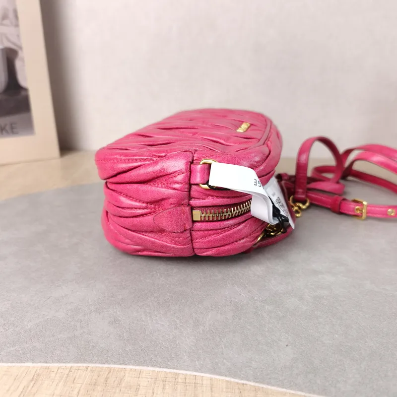 Miumiu Shoulder Bag Camera Bag Red Waxed Leather 16 × 6 × 10 cm — detail view 3 of 11