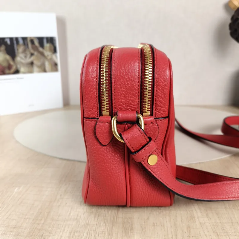 PRADA Crossbody Bag Camera Bag Red Calfskin One Size 24 × 9 × 16 cm — detail view 1 of 10