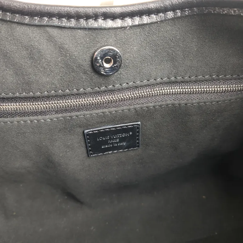 Louis Vuitton Crossbody Bag Black SL ambskin Small 33.5 × 15 × 23 cm — detail view 7 of 11