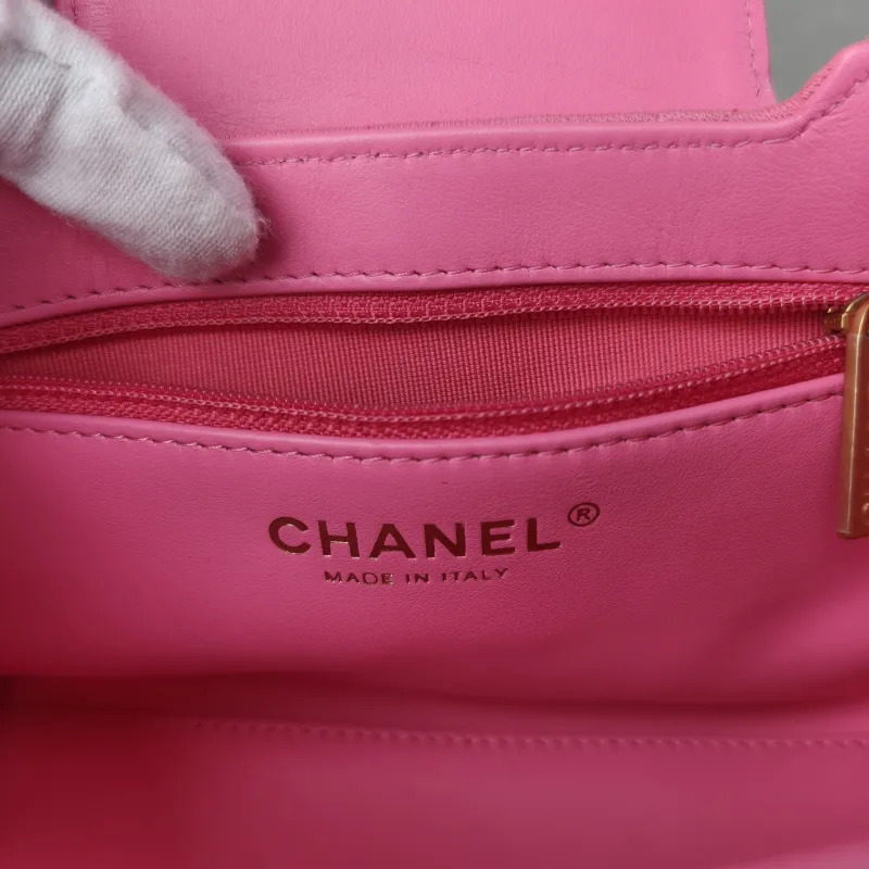 Chanel Crossbody Bag Kelly Red mini19 × 7 × 13 cm — detail view 7 of 15