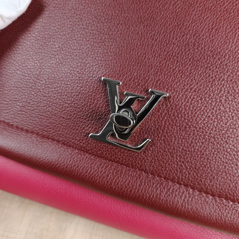 Louis Vuitton Crossbody Bag LOCKME II Shoulder Bag Colorblock Calfskin Medium 29 × 10 × 20 cm — detail view 4 of 14