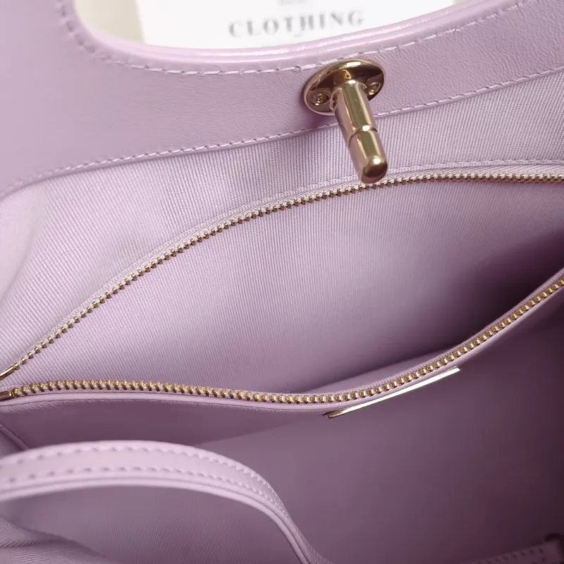 Chanel Crossbody Bag 31Bag Waxed Leather Small 30 × 9 × 29 cm — detail view 7 of 12