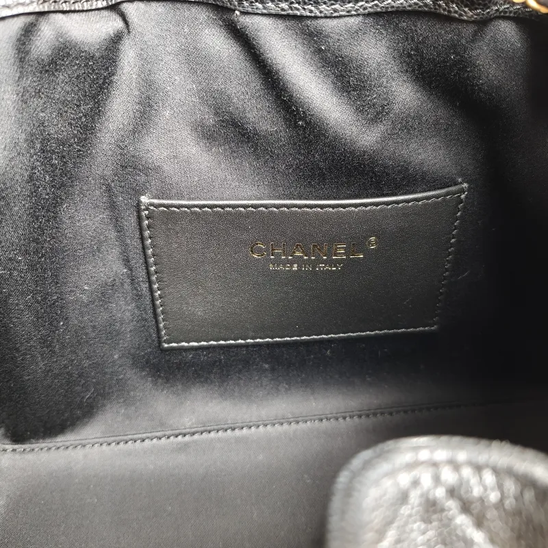 Chanel Shoulder Bag25Bag Black Grained Calfskin Small26 × 14 × 30 cm — detail view 9 of 11