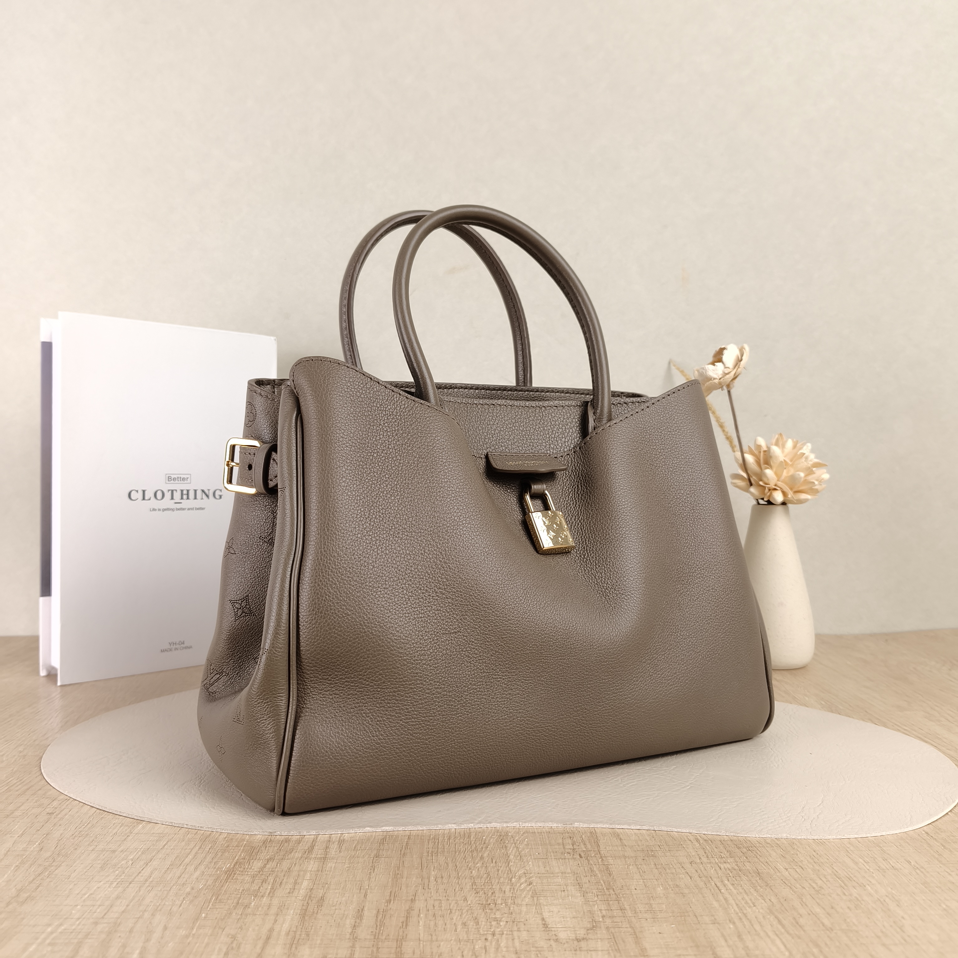 Louis Vuitton Shoulder Bag Vendome Tote Bag Calfskin Small28.5 × 14.5 × 22 cm — cover view 2 of 5