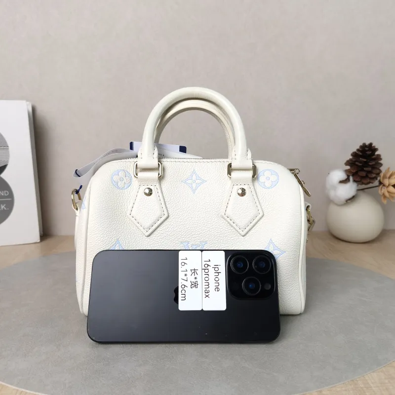 Louis Vuitton Crossbody Bag Speedy20 White · Blue Calfskin One Size20.5 × 12 × 13.5 cm — cover view 5 of 6