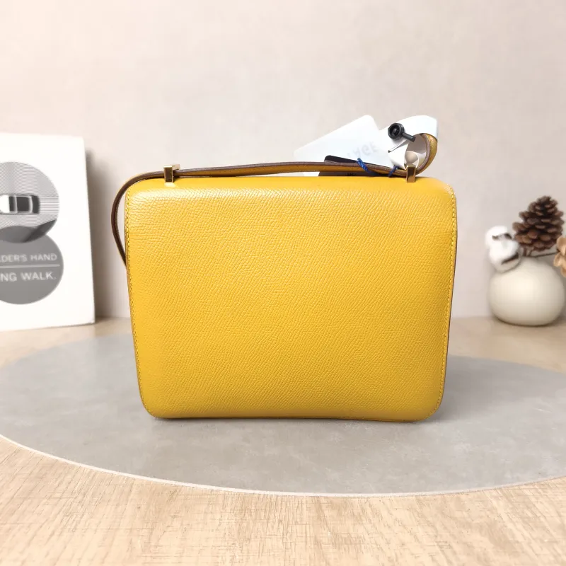 Hermès Crossbody Bag Constance 19 Gold-Tone Hardware Epsom Calfskinmini18 × 4 × 15 cm Conditioned — cover view 5 of 6