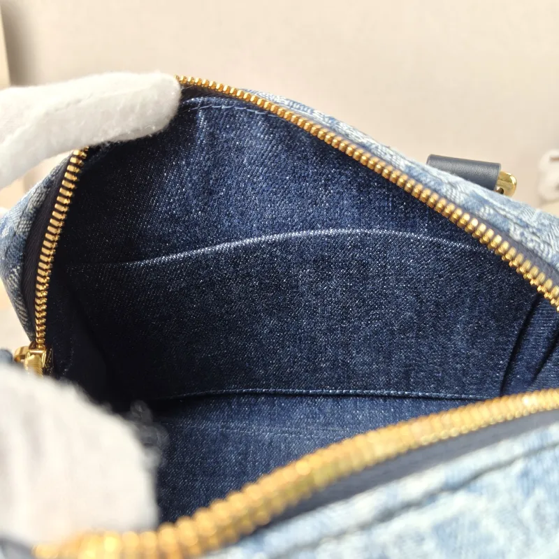 DIOR Crossbody Bag Groove 20 Top Handle Bag Blue Small 20.5 × 12 × 13.5 cm — detail view 11 of 13