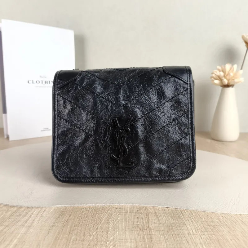SAINT LAURENT Crossbody Bag Niki Chain Bagwoc Black Waxed Leather Calfskin Mini 19 × 5 × 16 cm