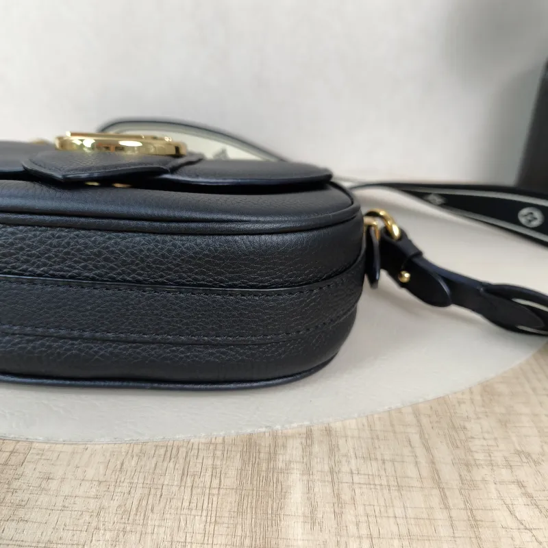 Louis Vuitton Crossbody Bag Pont 9 Soft Messenger Bag Black Calfskin Small21 × 6.5 × 15 cm — detail view 11 of 14
