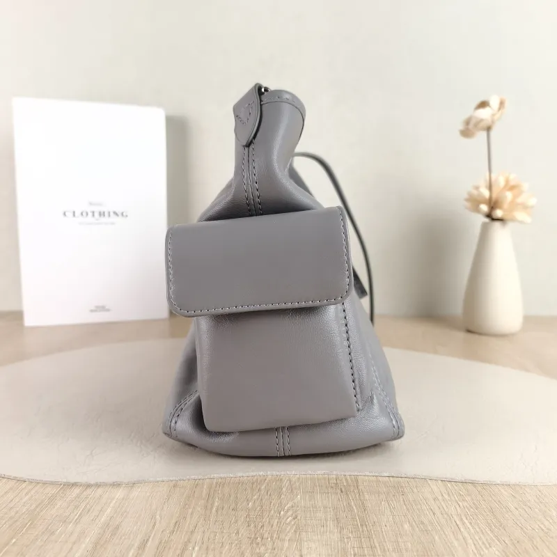 Louis Vuitton Crossbody Bag Carryall Cargo Vibe Grey SL ambskin Small 33.5 × 15 × 23 cm — detail view 2 of 12