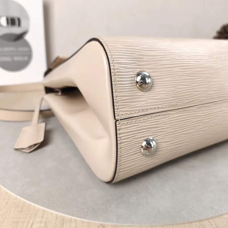 Louis Vuitton Shoulder Bag CLUNY Beige PVC Medium32 × 12 × 22.5 cm — detail view 4 of 16