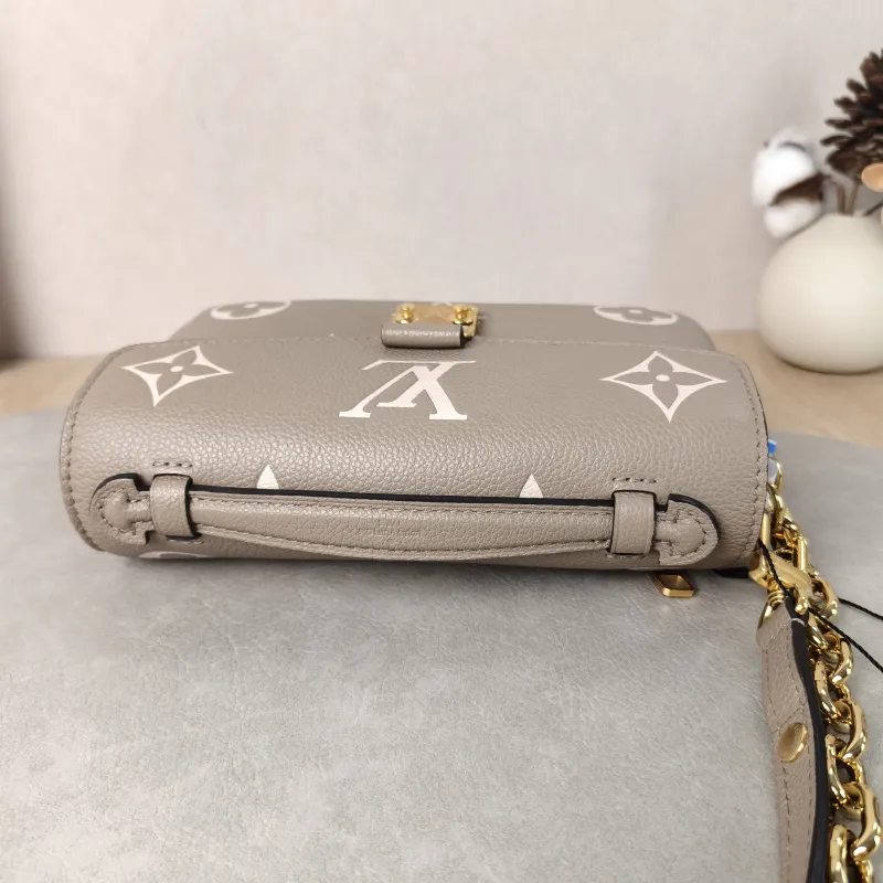 Louis Vuitton Crossbody Bag Pochette Métis East West Empreinte Embossed Calfskin Small21.5 × 6 × 13.5 cm — detail view 4 of 14