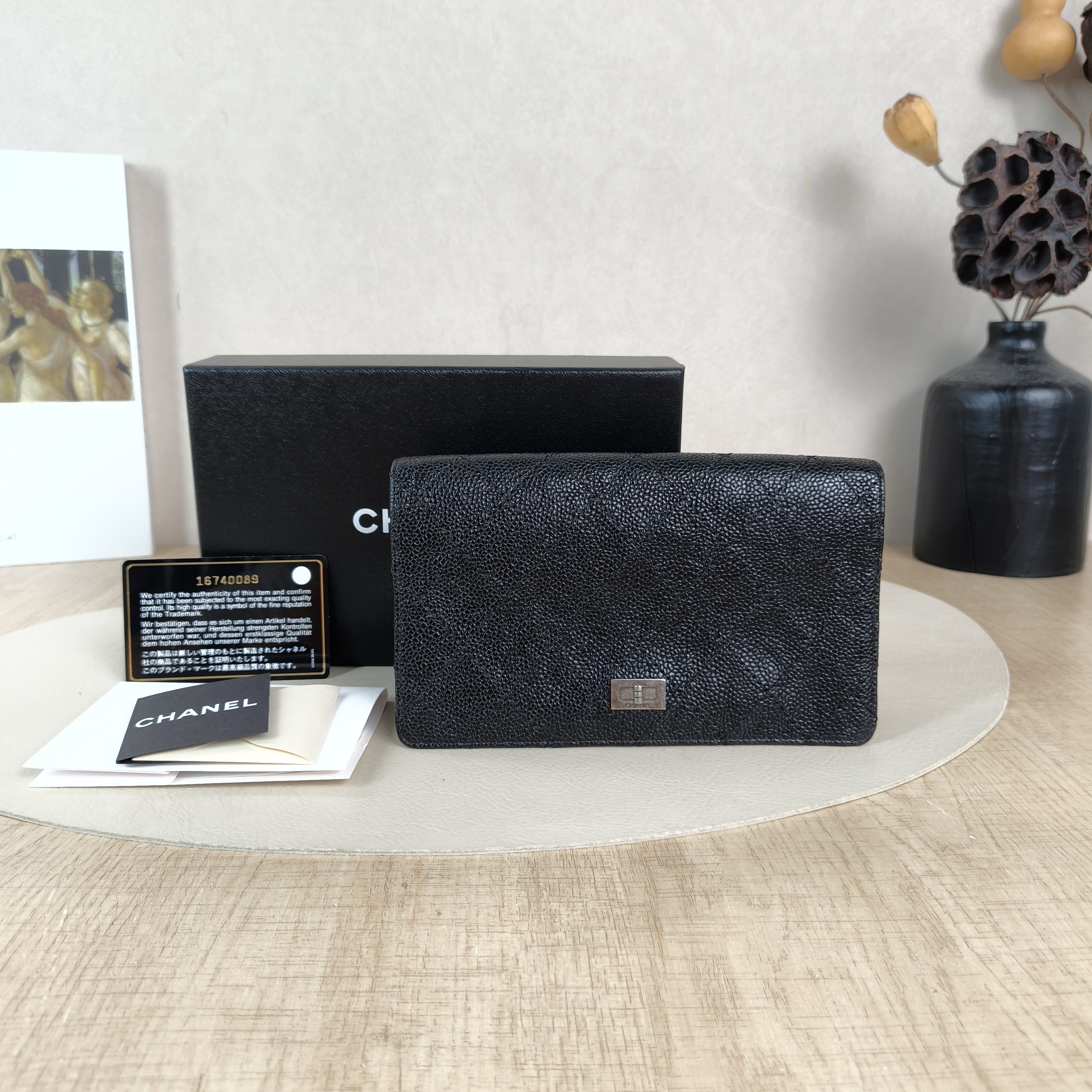 Chanel Wallet Wallet Black Calfskin Edition18 × 2 × 10.5 cm — cover view 2 of 6