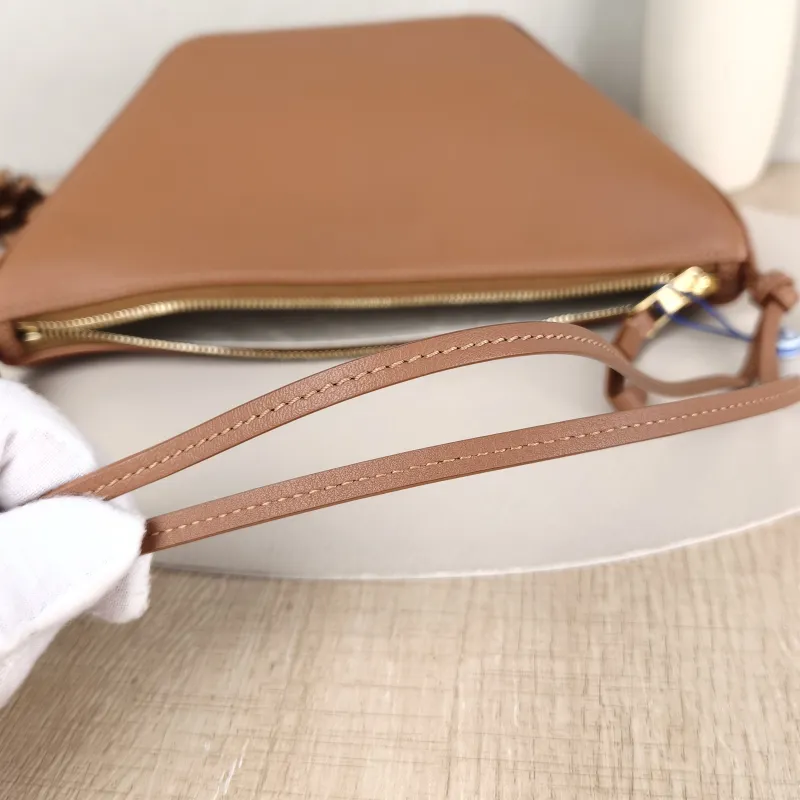 LOEWE Shoulder Bag Calfskinmini28 × 9.5 × 17 cm — detail view 2 of 12