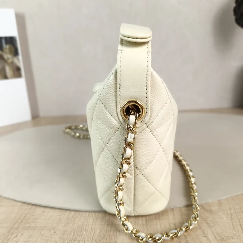Chanel Crossbody Bag Crossbody Bag White Grained Calfskin One Size 16 × 6.5 × 13 cm — detail view 5 of 11