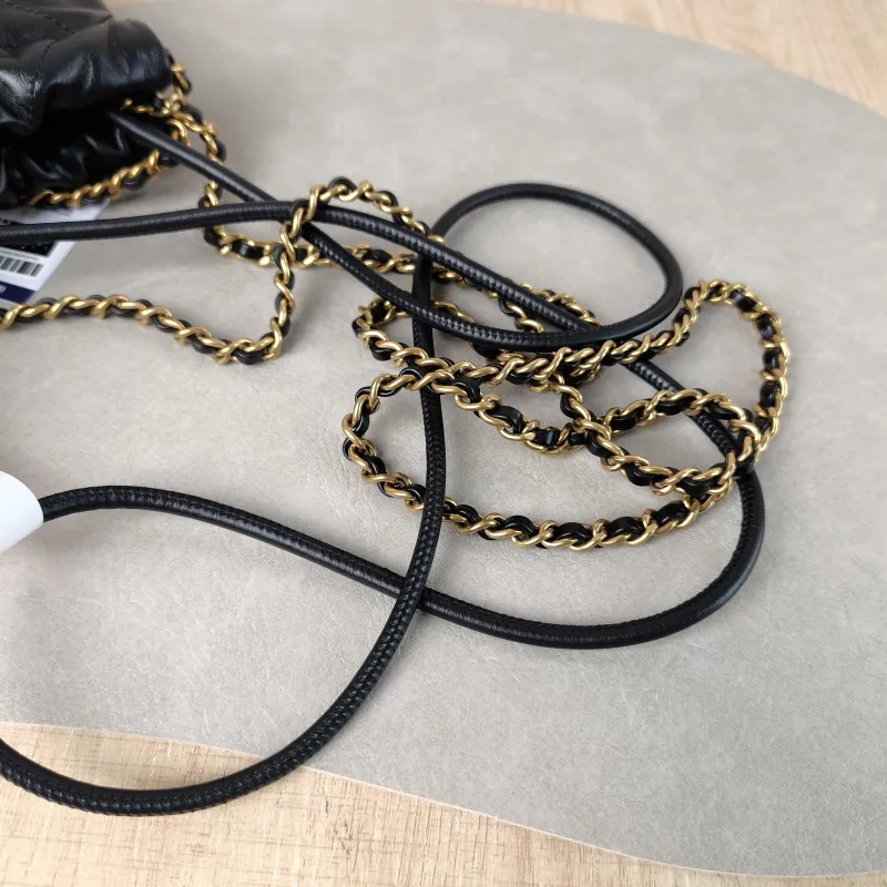 Chanel Shoulder Bag 22Bag Black CC alfskin Mini 20 × 6 × 19 cm — detail view 10 of 13