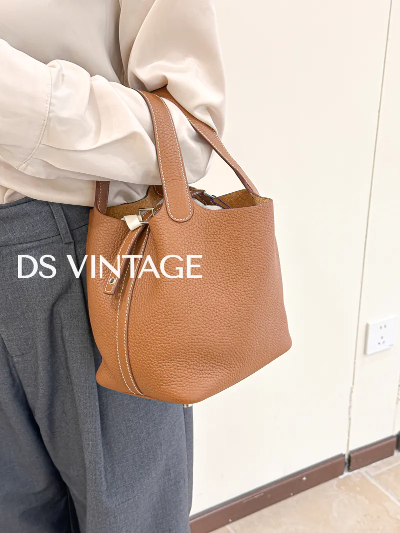 Hermès Top Handle Bag Picotin Lock 18 18 TC Calfskin Small 18 × 13 × 19 cm B — on-model view 3 of 3