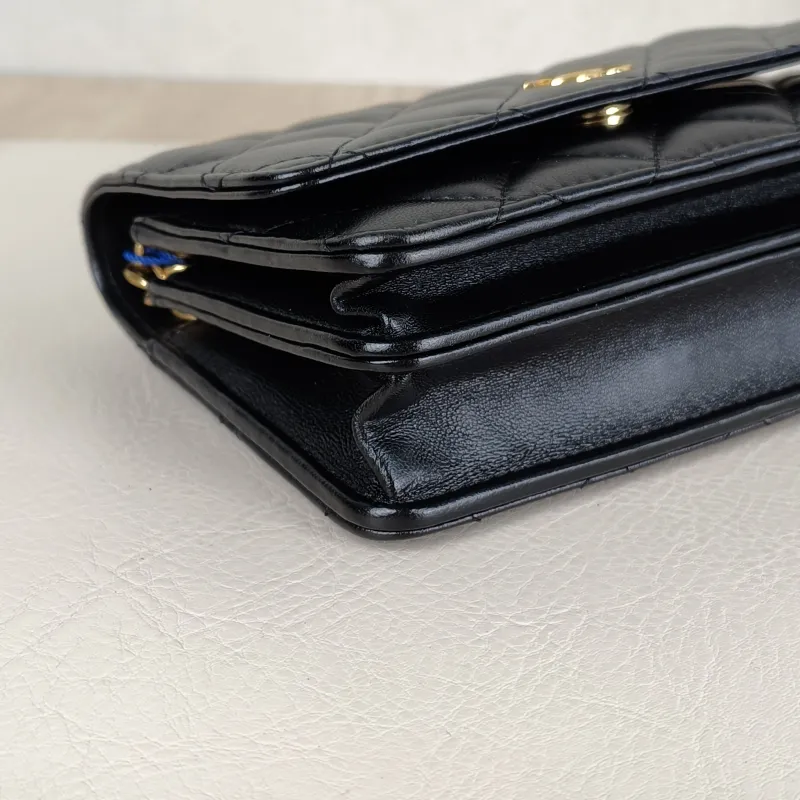 Chanel Crossbody Bag woc Black Lambskin One Size15.5 × 5 × 11 cm — detail view 12 of 12