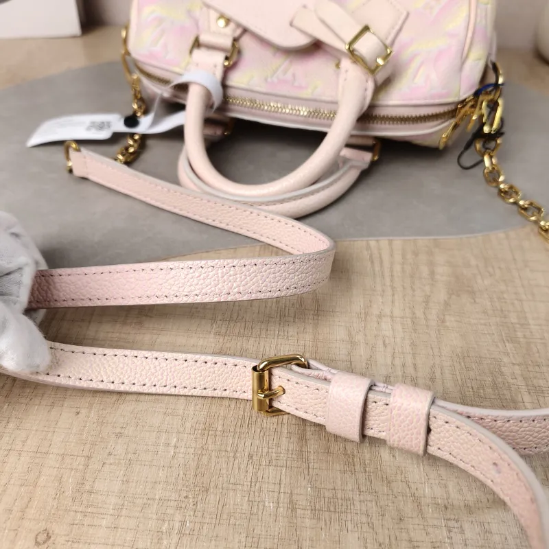 Louis Vuitton Crossbody Bag Speedy20 Calfskin One Size 20.5 × 12 × 13.5 cm — detail view 8 of 11