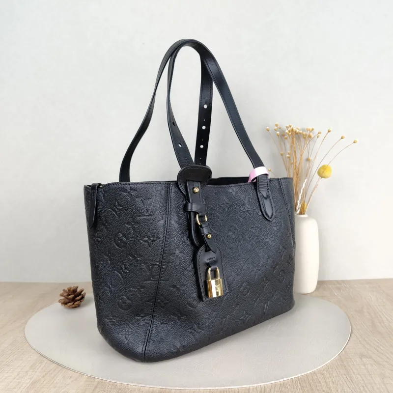 Louis Vuitton Shoulder Bag All In One Black Calfskin Small 40 × 15 × 22 cm — cover view 2 of 5