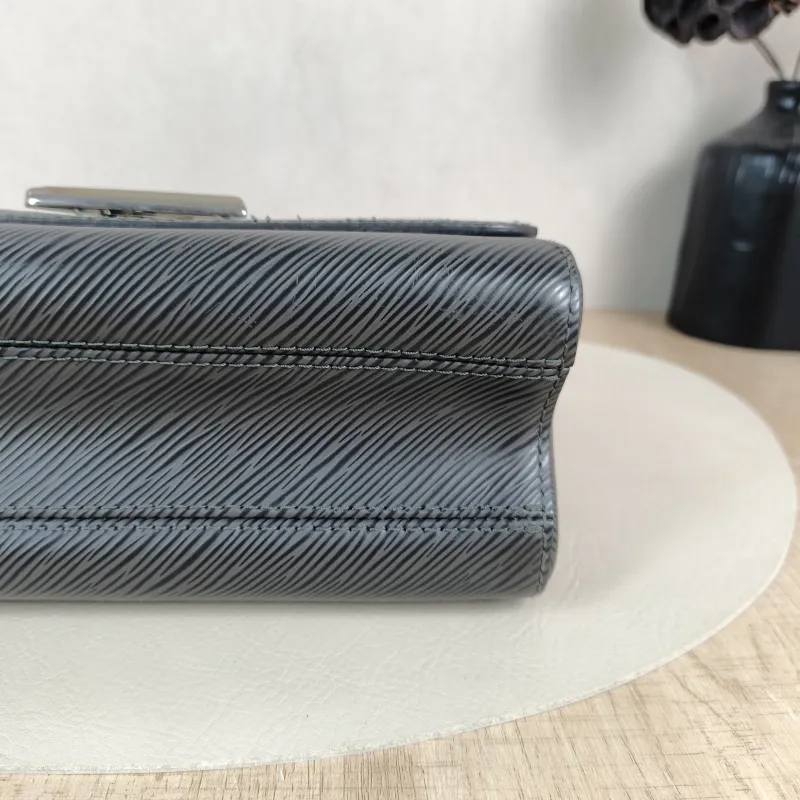Louis Vuitton Crossbody Bag Twist Grey Calfskin Medium 23 × 9.5 × 17 cm — detail view 5 of 12