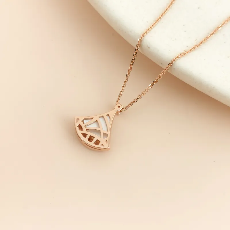 Bvlgari Necklace DIVAS’ DREAM Collection Pearl Pavé Diamond Pearl · White Mother-of-Pearl 18KR ose Gold Diamond Small 44cm — cover view 6 of 8