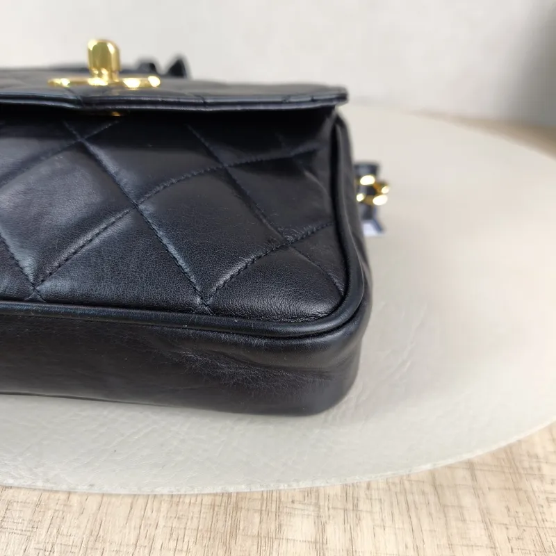 Chanel Belt Bag Belt Bag Black Calfskin One Size15 × 3 × 12 cm — detail view 2 of 12