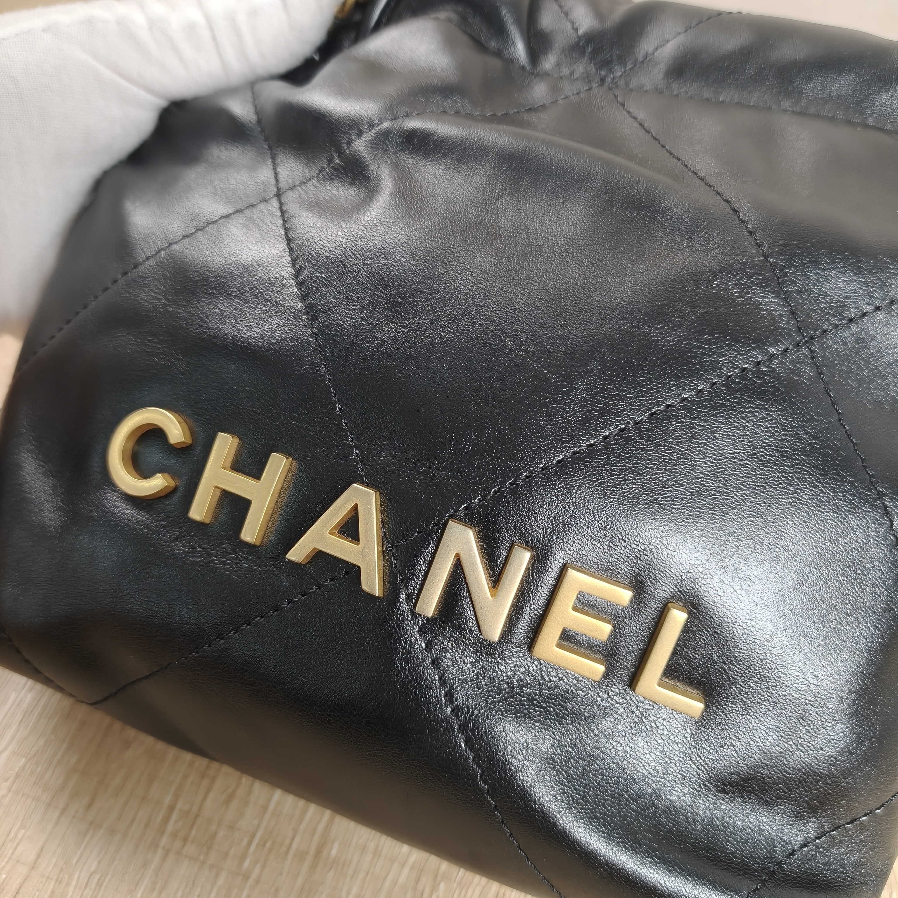 Chanel Shoulder Bag22Bag Black CC alfskinmini20 × 6 × 19 cm — cover view 12 of 12