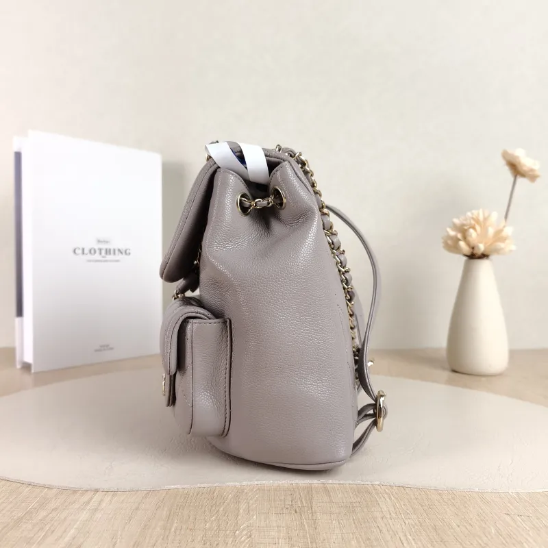 Chanel Backpack Duma Grey Grained Calfskin Medium 20.5 × 11.5 × 20 cm — detail view 8 of 11